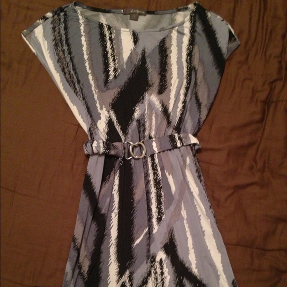 ❤TRADED❤Black gray and white silky dress