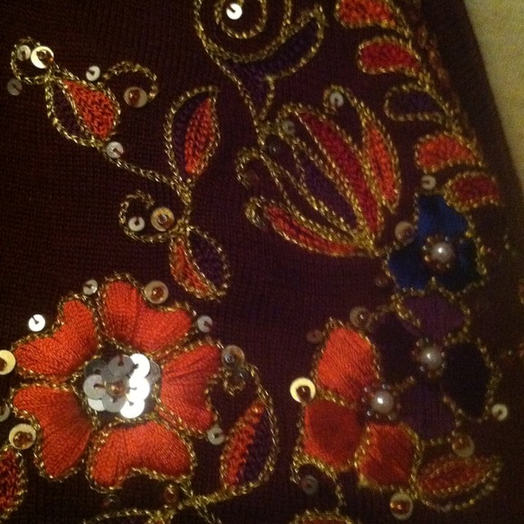 ❤️NWOT--Beautiful crop cardigan❤️ - Picture 2 of 2