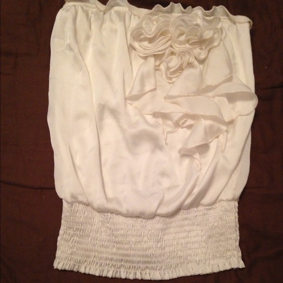 Beautiful Arden B. flower design sleeveless