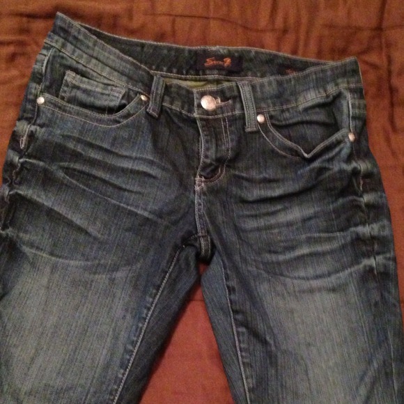 SEVEN FOR ALL MAN KIND CAPRI'S - Picture 3 of 3