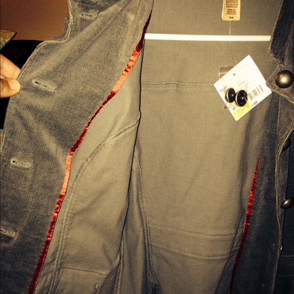 Jacket - Picture 3 of 4