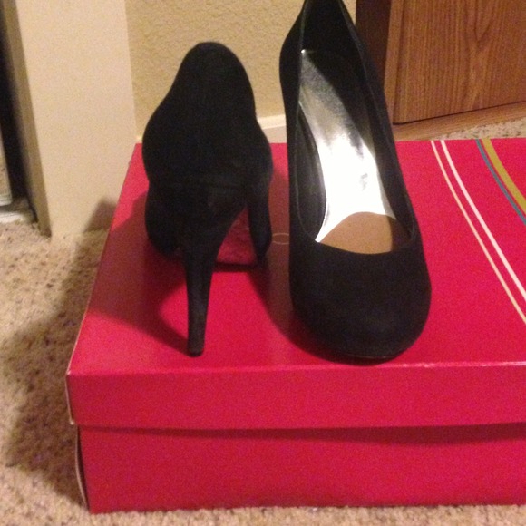 Jessica Simpson Shoes - Jessica Simpson black suede heels