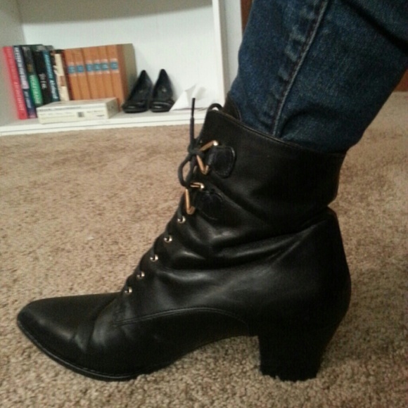 -HOLD- Vintage Nordstrom Black Pointed Ankle Boots