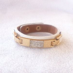 white adjustable snap bracelet