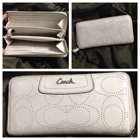 coach off-white/creme continental wallet.