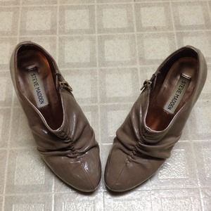 Steve Madden taupe ankle boots booties size 6.5