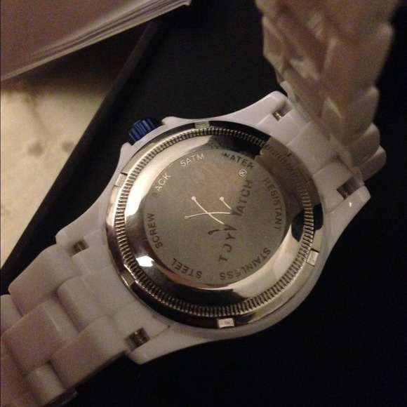 Toy Watch for Women - Picture 2 of 3