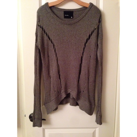 ✋HOLD FOR BUNDLE✋Olive Olivia Sweater - Picture 1 of 3