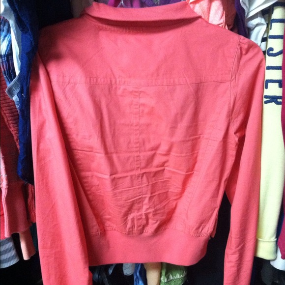 Lightweight jacket - Picture 2 of 2