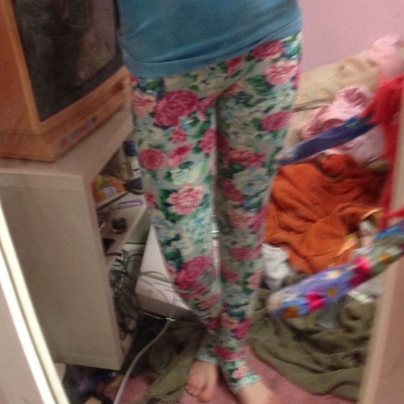 Flowery Leggings - Picture 3 of 3