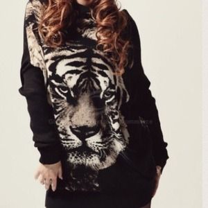 Sweaters - Tiger sweat shirt Sweaters - Tiger sweat shirt