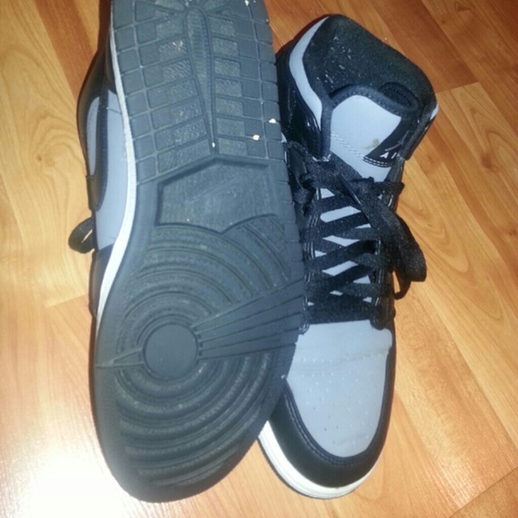 ****Sold****Nike Air jordan grey and black 1s - Picture 3 of 3