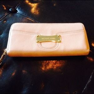 Micheal Kors Wallet
