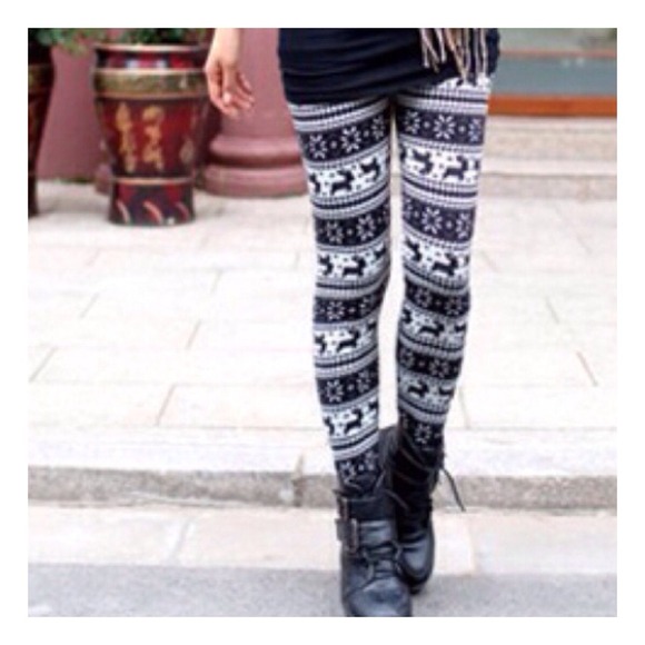 Pants - 🎉HOST PICK🎉 winter deer Snowflake Legging Tights