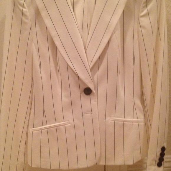 Brand new pants suit size 4
