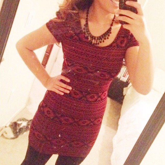 Dresses & Skirts - 🎉Host Pick⭐️1-17-14⭐️Burgundy Aztec print dress