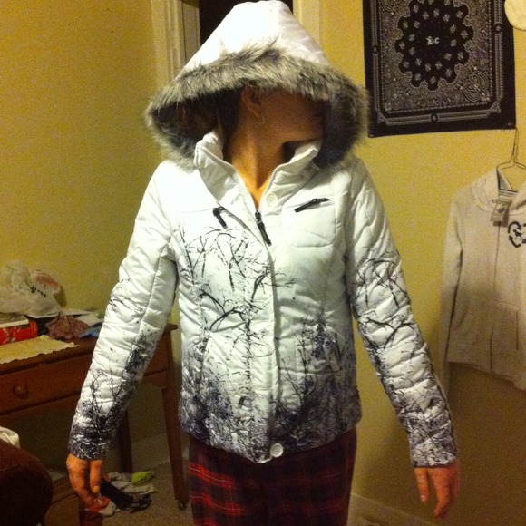NWOT white winter jacket!!!