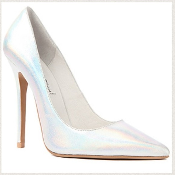 Jeffrey Campbell Shoes - 🌟HP 1/20/14🌟JeffreyCampbell Silver Hologram Pump