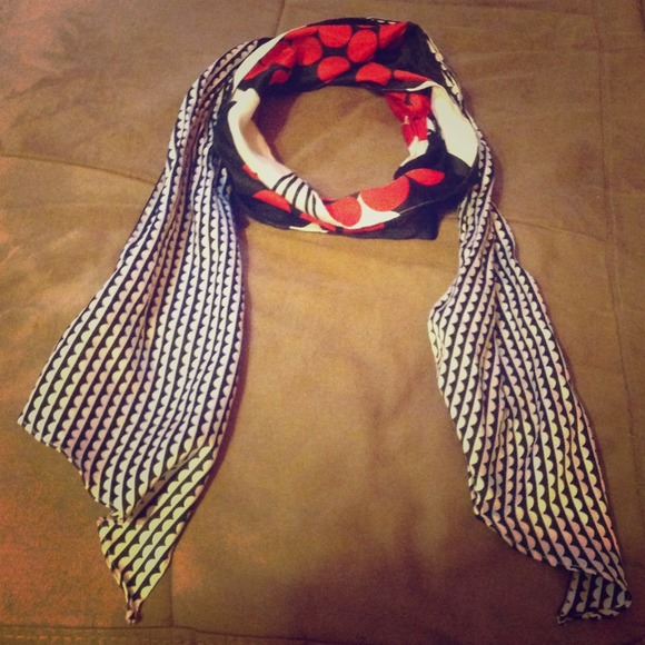H & M Scarf - Picture 1 of 3