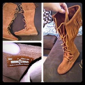 Minnetonka fringe lace up boots!