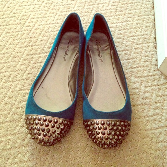 Teal With Silver Spikes Flats Breckelles! 😍❤️