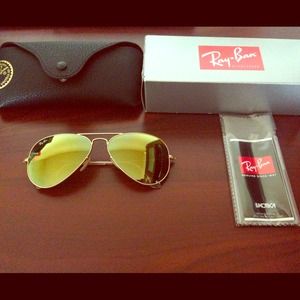 💯Auth Rayban Aviator gold flash 🚫Reserved🚫