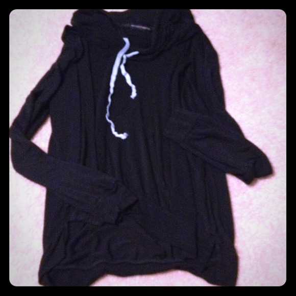 BNWOT Brandy Melville Layla hoodie