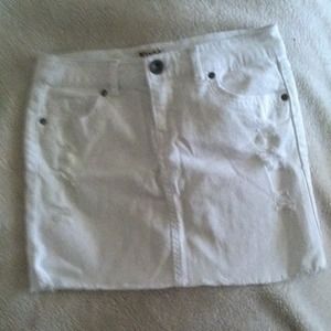 White denim skirt