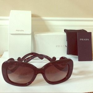 💯Authentic Prada Baroque sunglasses