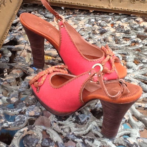 Peep toe Slingbacks by Ted Baker - Picture 2 of 4