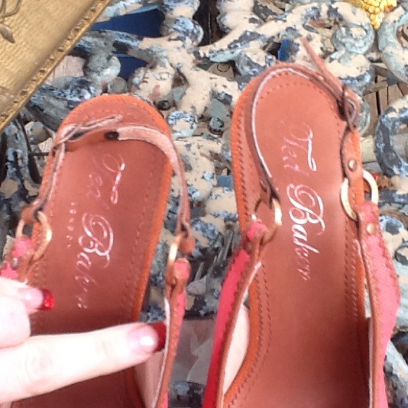 Peep toe Slingbacks by Ted Baker - Picture 3 of 4