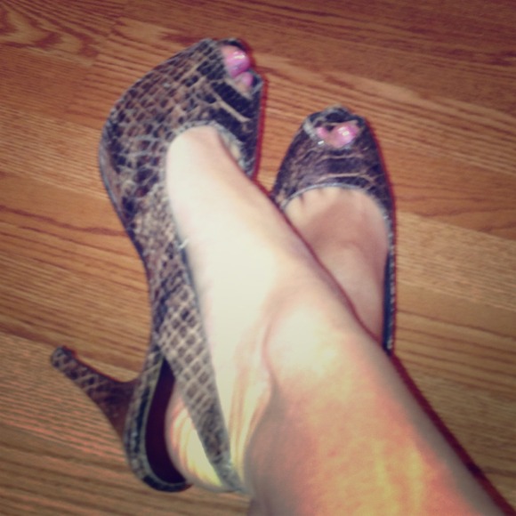 Sexy Steven brown peeptoe snakeskin slingbacks.7.5