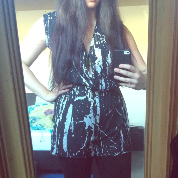 ✳️sold✳️ Abstract pattern romper