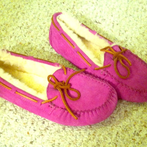 Purple ugg moccasins - Picture 1 of 1
