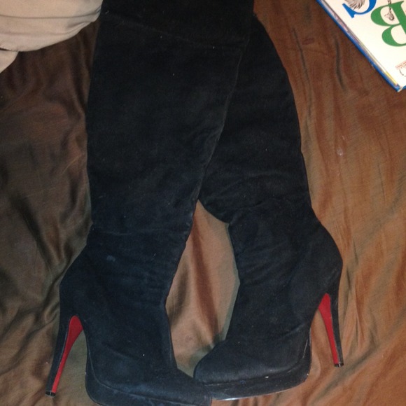 Thigh high suede boots - Picture 2 of 3