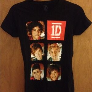 ONE DIRECTION shirt🆔