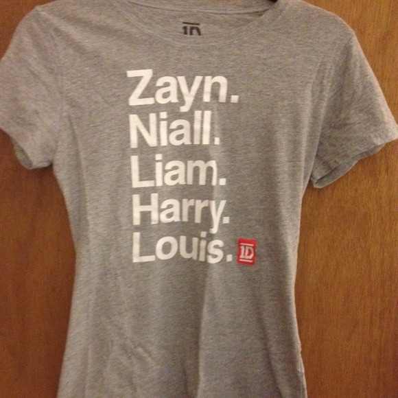 ONE DIRECTION shirt☺️