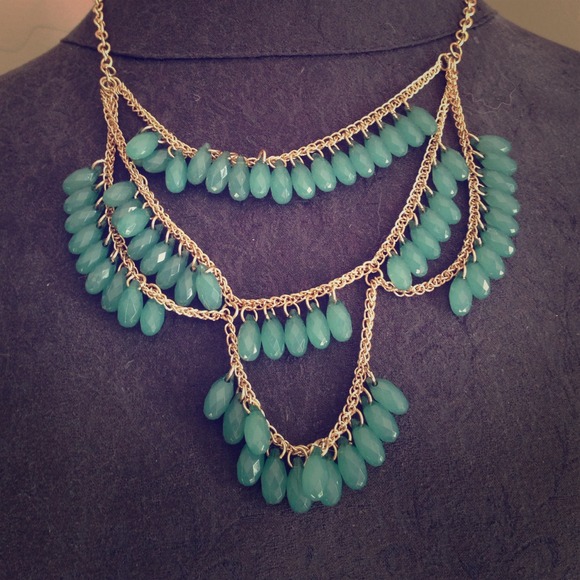 Green stone statement necklace