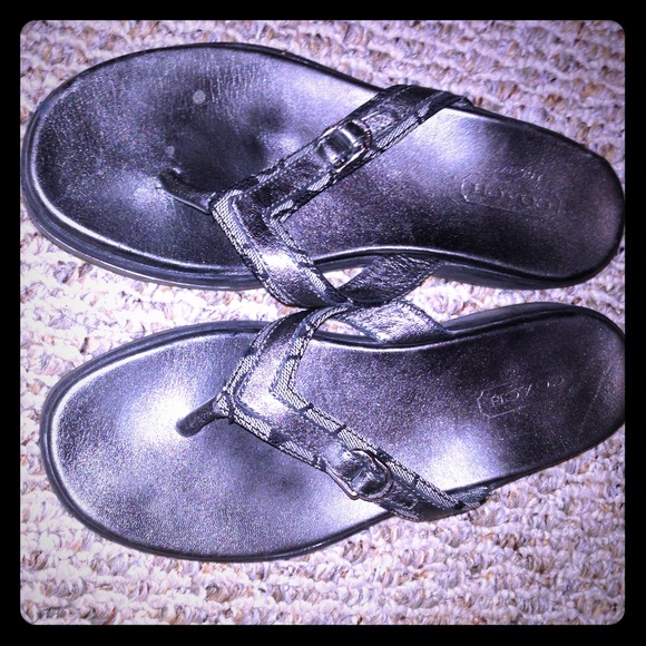 SOLD‼️Coach metallic signature sandal