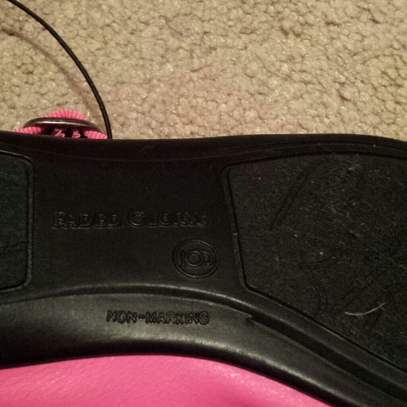 Pink size 6 flats - Picture 3 of 3