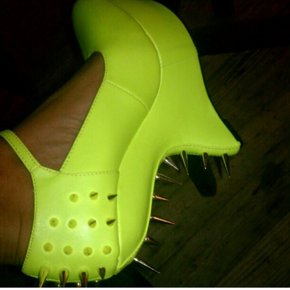 Neon yellow green spike wedge - Picture 2 of 4