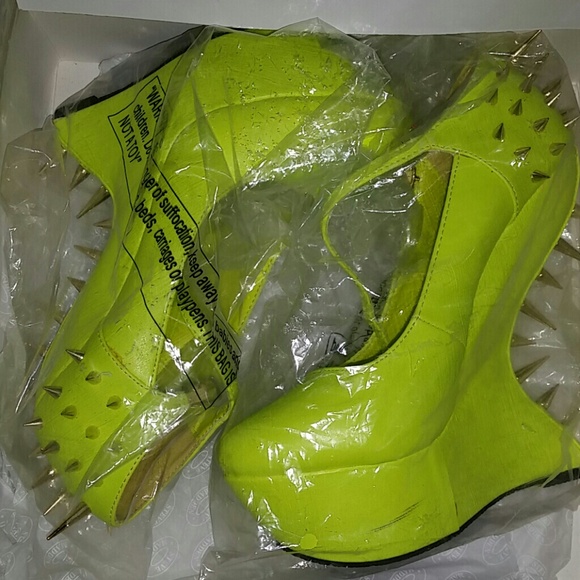 Neon yellow green spike wedge - Picture 4 of 4