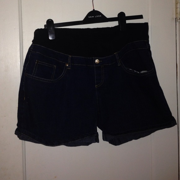 Maternity shorts🚫sold🚫