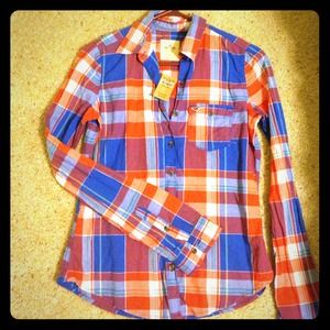 NWT Hollister Plaid shirt - size Small
