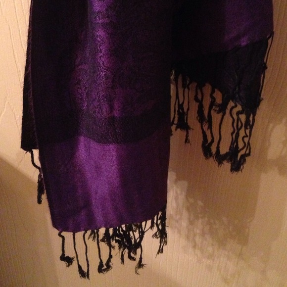 Scarf - Picture 2 of 3