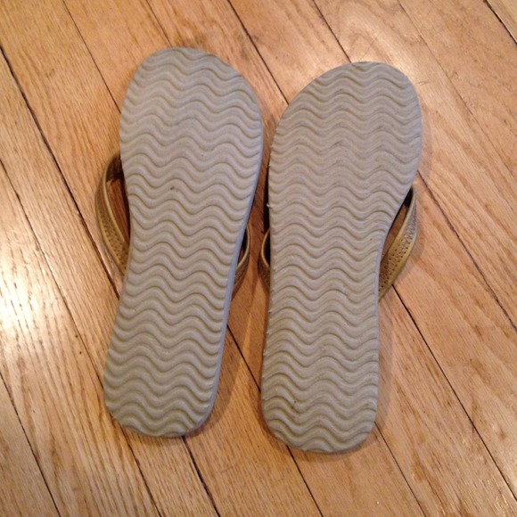 Triangle beachy flip flops - Picture 2 of 3