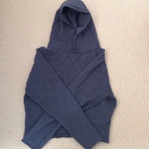 ❌ Sold in bundle ❌ Lululemon hoodie