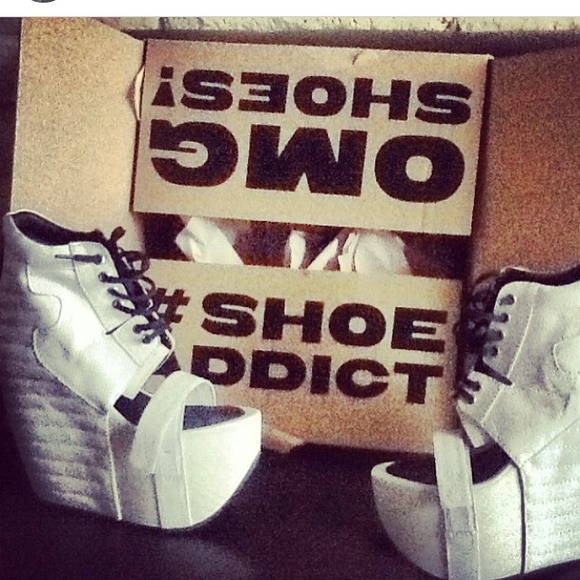 ✋Sold✋ - Picture 2 of 2