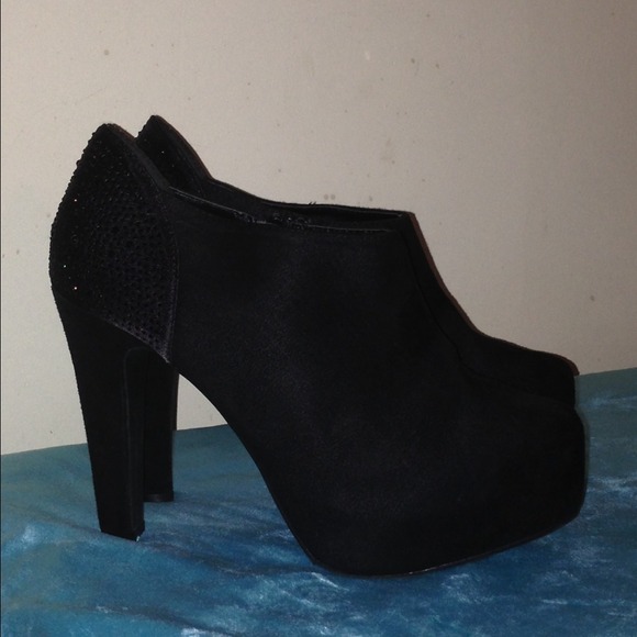 Shoes - 🚫SOLD🚫