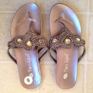 ⭐️HP⭐️Stunning silver sandals.